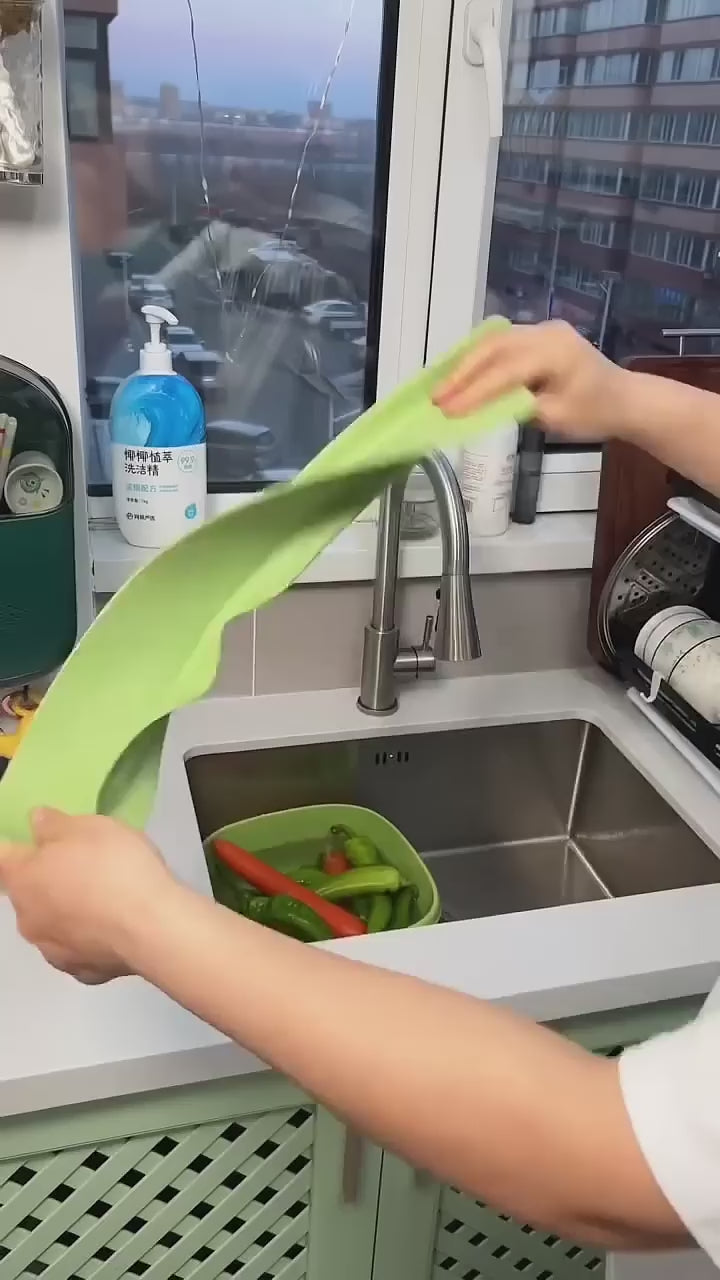 2 PCS ECOMNEST'S STAY-DRY FAUCET MAT