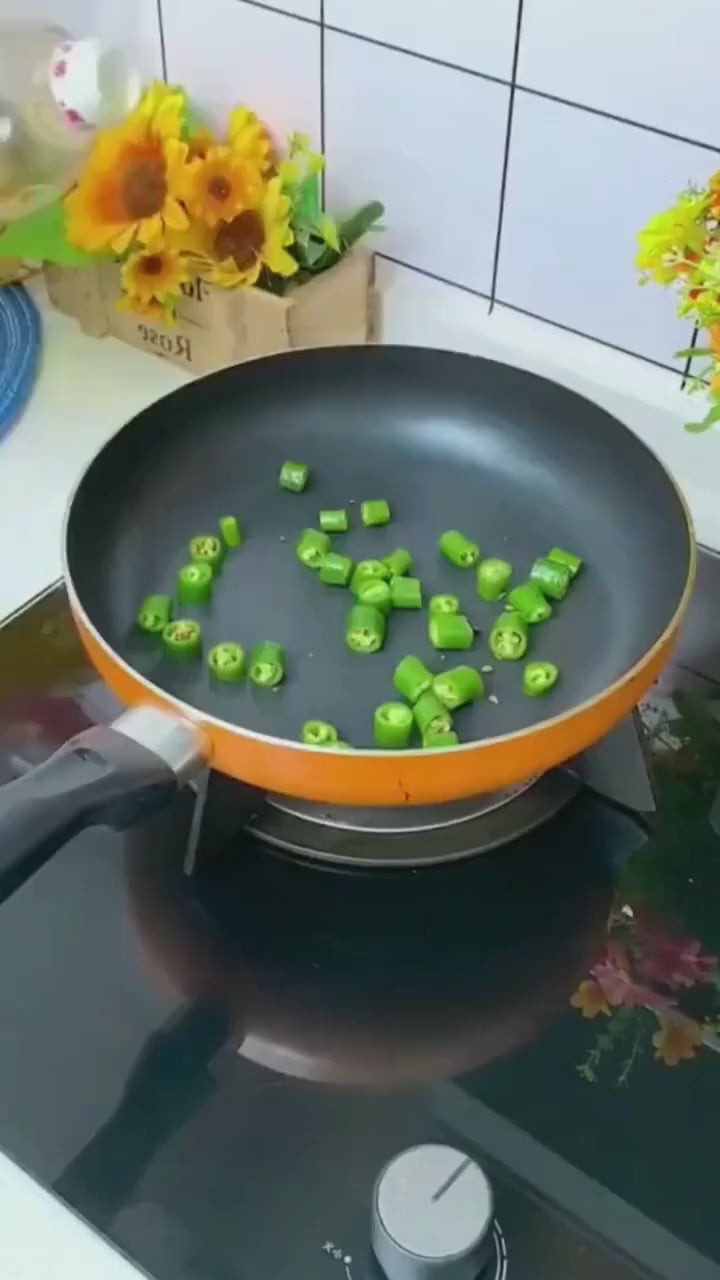 ECOMNEST Oil Dispenser Bottle for Kitchen - 2 in 1  Oil Dispenser and Oil Sprayer - 470ml Oil Bottle - Oil Sprayer for Cooking, Kitchen, Salad, Barbecue